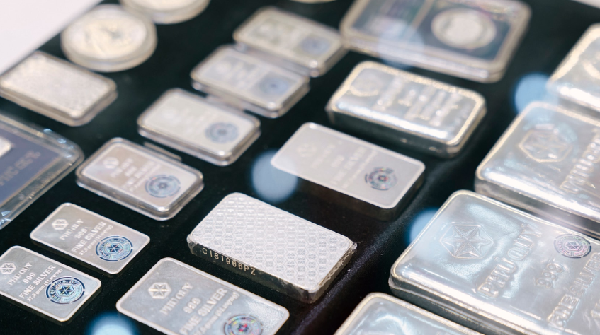 gia-bac-hom-nay-1-11-2025-bien-dong-manh-ngan-hang-the-gioi-du-bao-bat-ngo-ve-tuong-lai