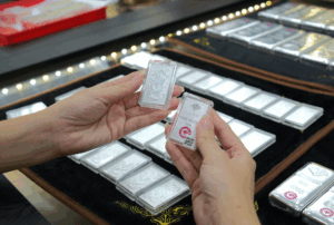 gia-bac-hom-nay-3-11-ancarat-va-phu-quy-tang-soc-1-5-trieu-dong-kg-bac-the-gioi-sap-cham-nguong-49-usd